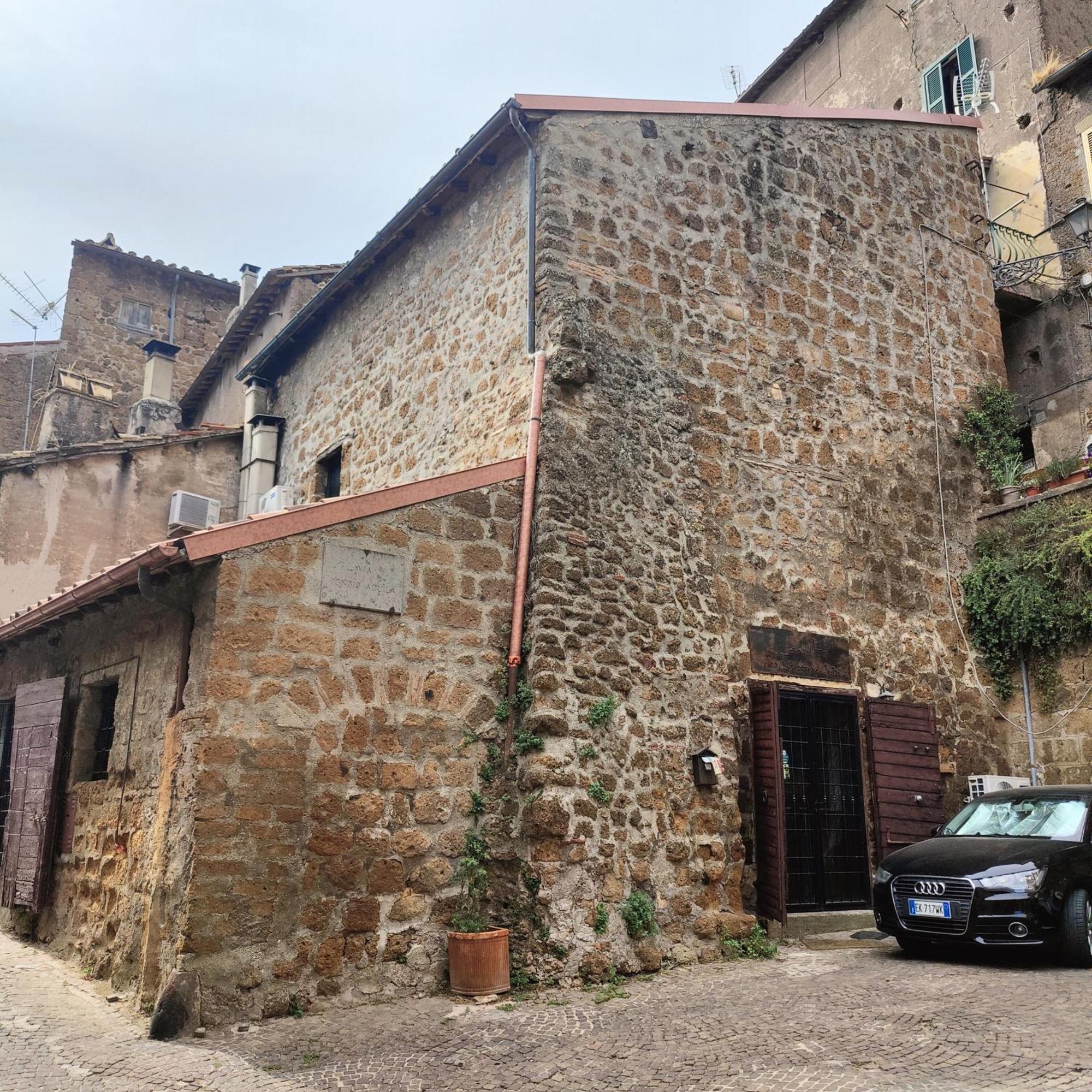 Maison della Cattedrale Sutri Esterno foto