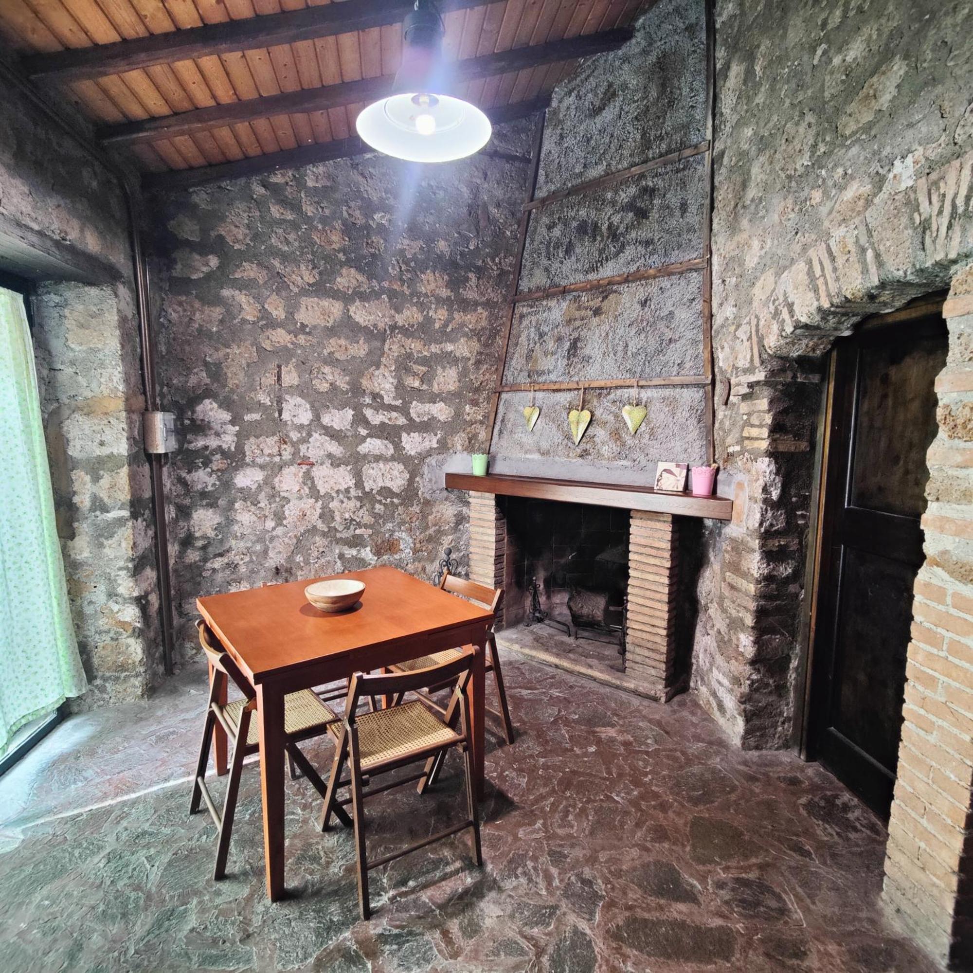 Maison della Cattedrale Sutri Esterno foto