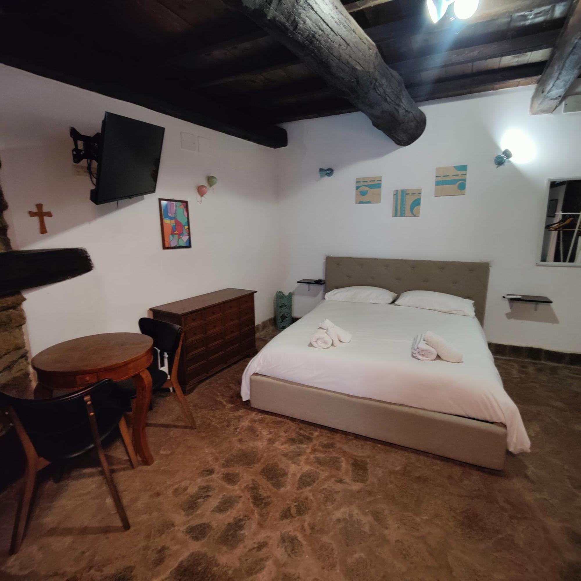Maison della Cattedrale Sutri Esterno foto