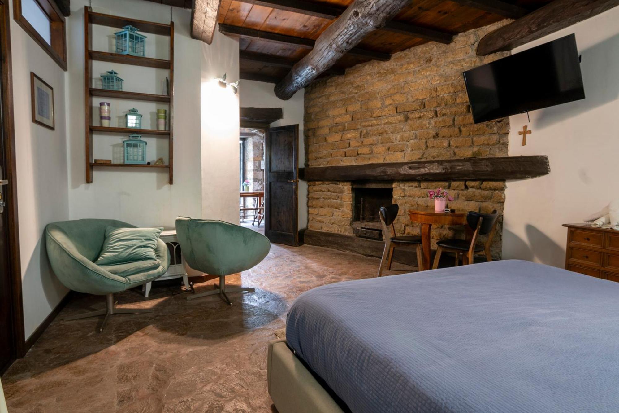 Maison della Cattedrale Sutri Esterno foto