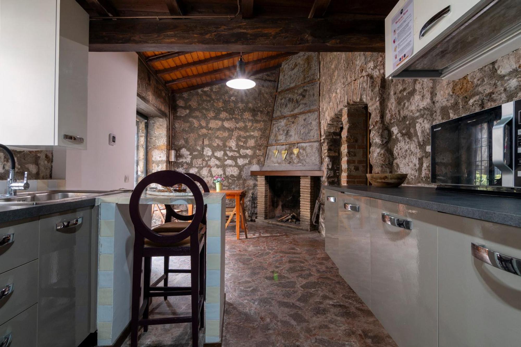 Maison della Cattedrale Sutri Esterno foto