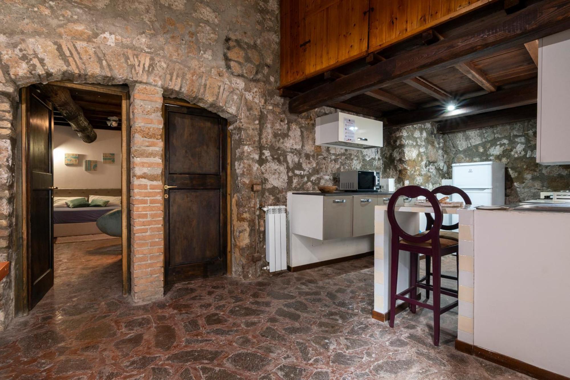 Maison della Cattedrale Sutri Esterno foto