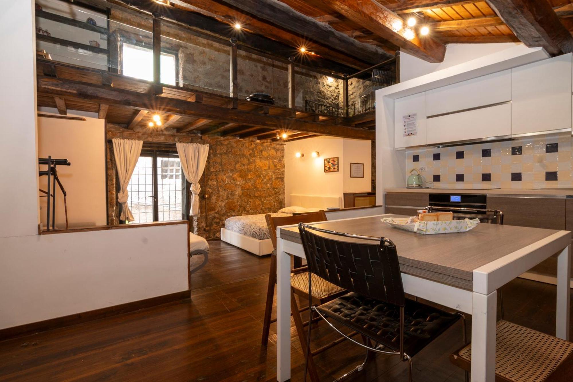Maison della Cattedrale Sutri Esterno foto