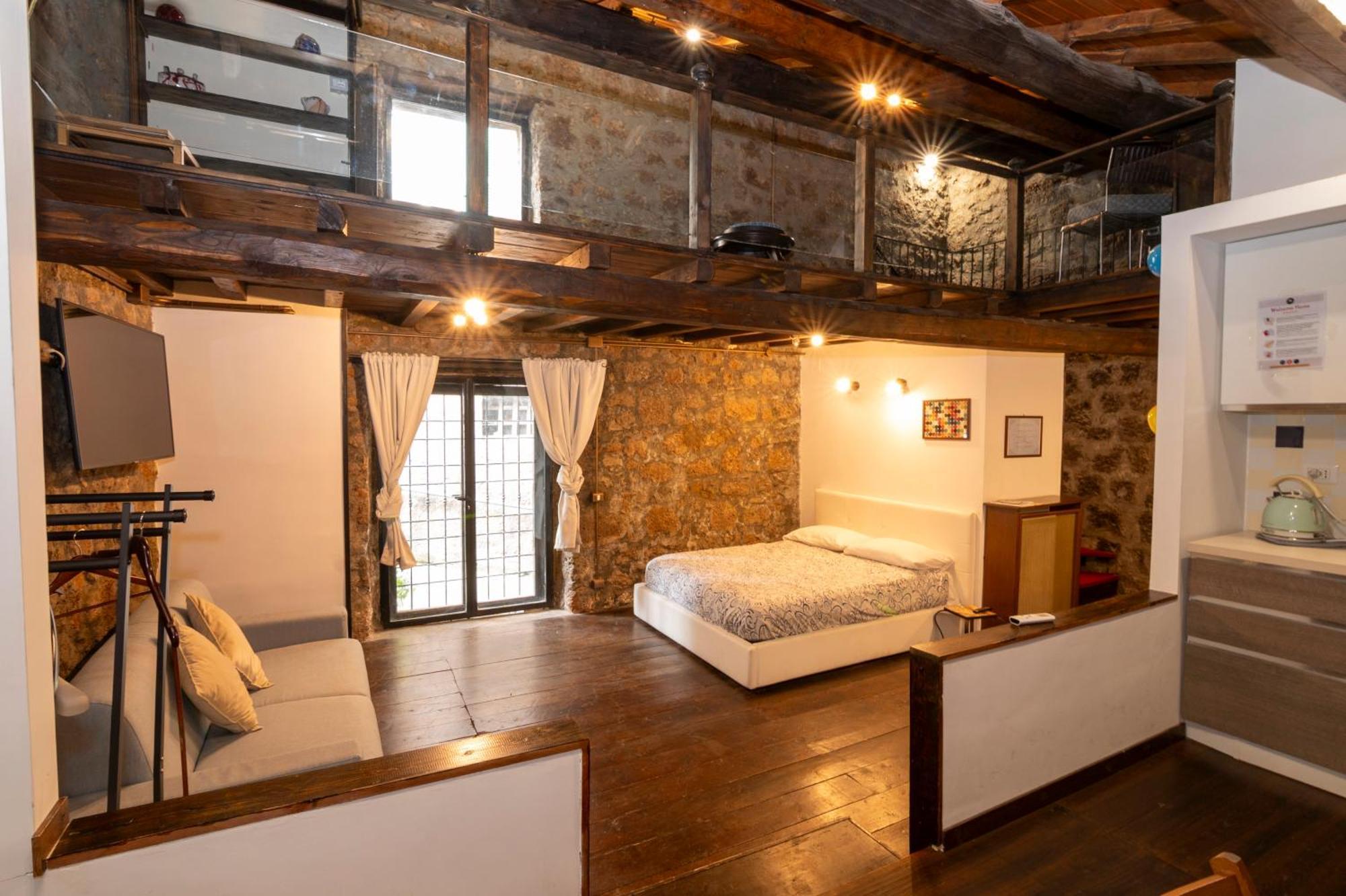 Maison della Cattedrale Sutri Esterno foto